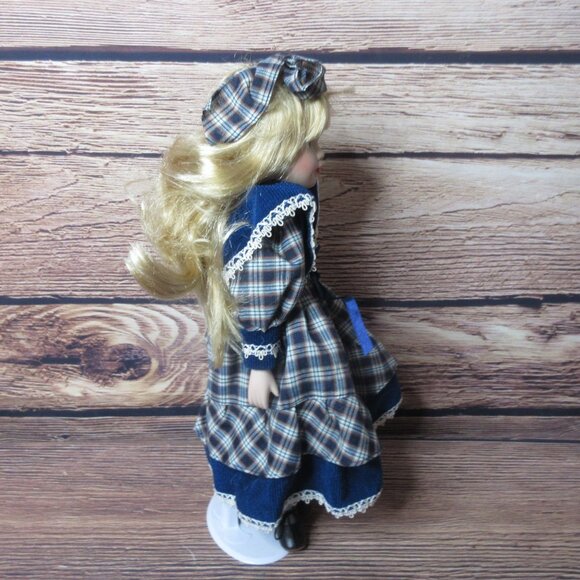 UniQue Porcelain Doll Limited Edition 16" - Llly - Picture 6 of 11